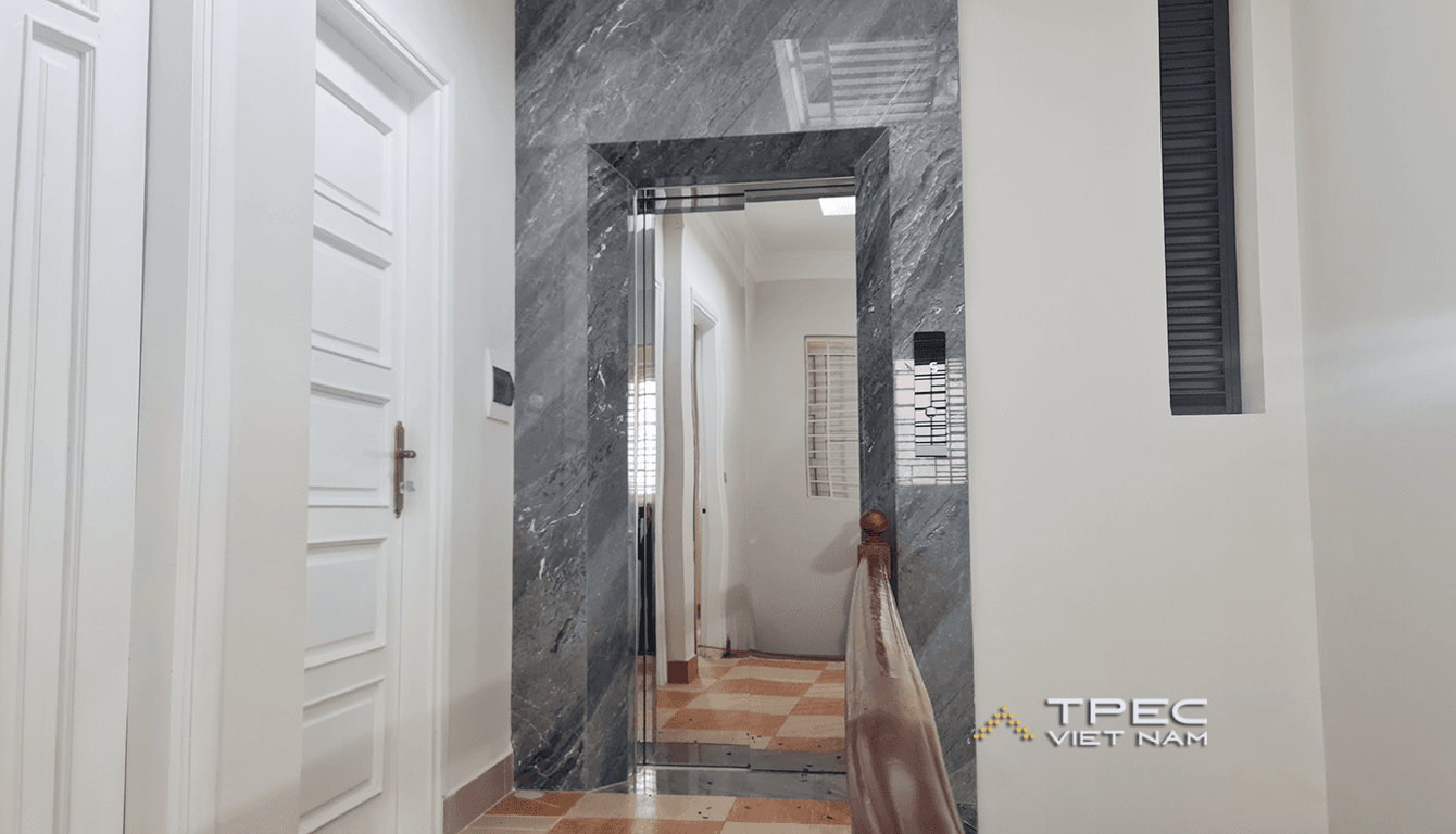 Thang máy 450kg - thiết kế cửa mở lùa 2 cánh