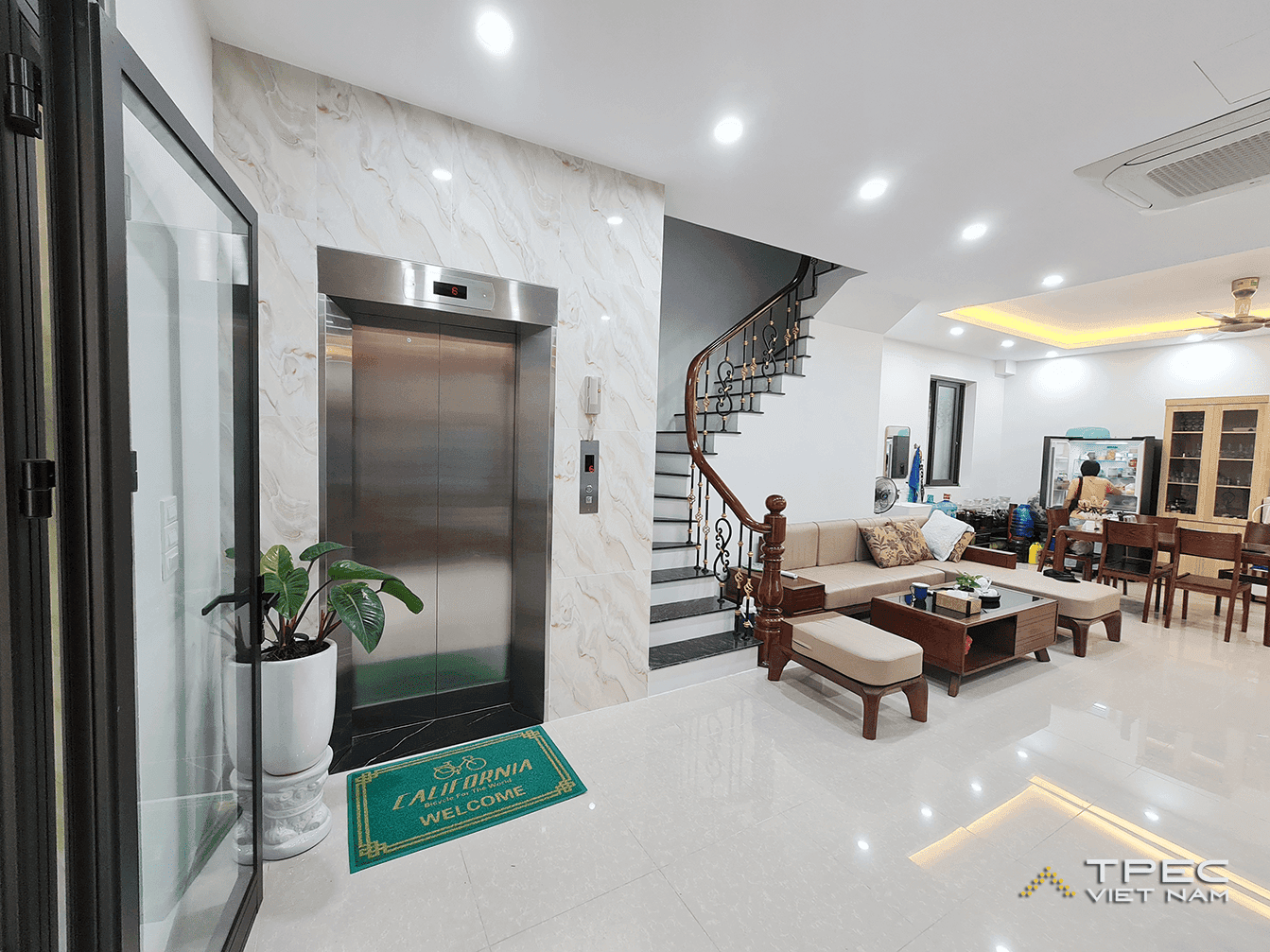 Cửa tầng Inox sọc nhuyễn Công trình tại Hoàng mai - Hà Nội