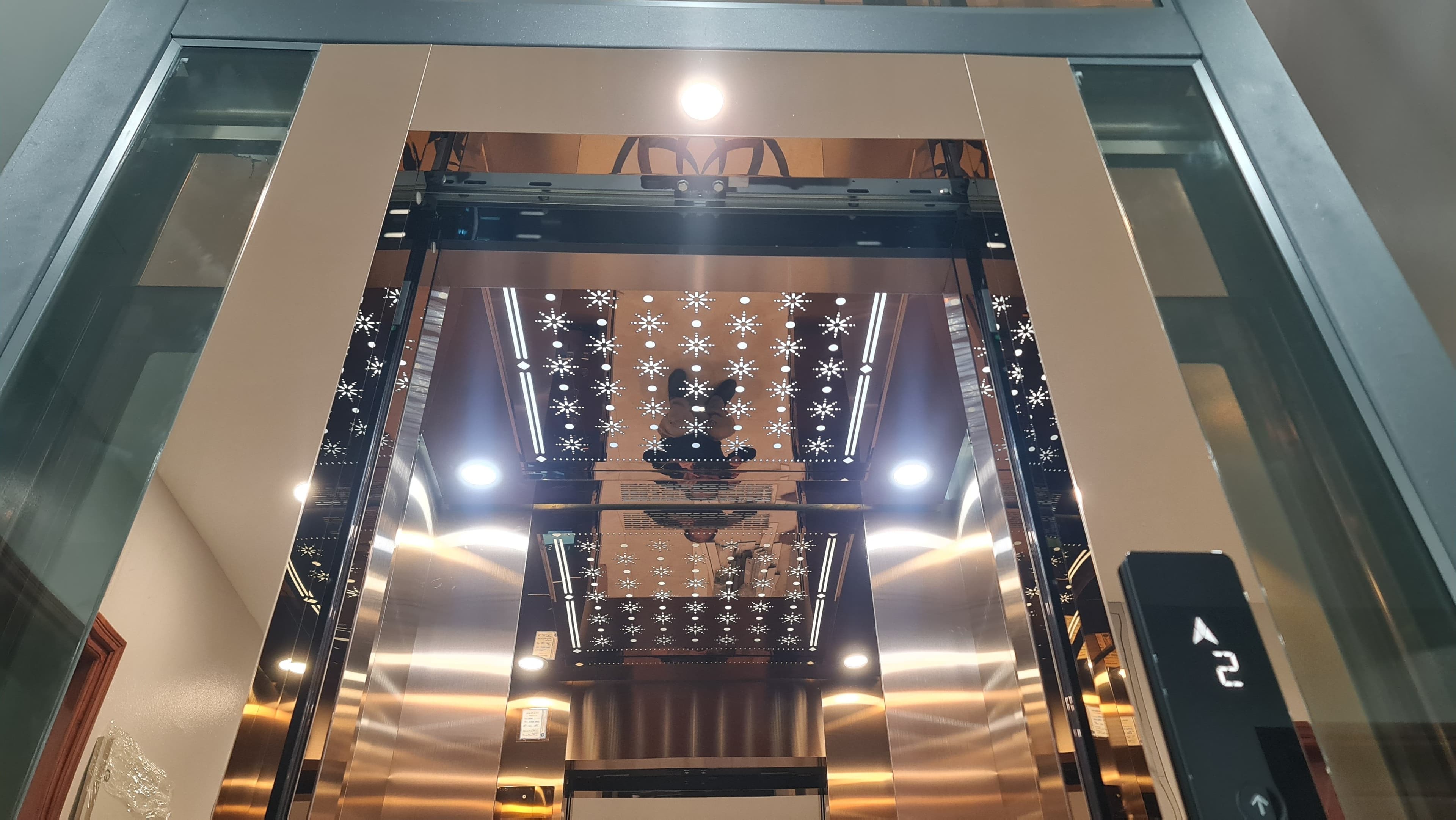 Cabin inox mạ màu đồng sang trọng
