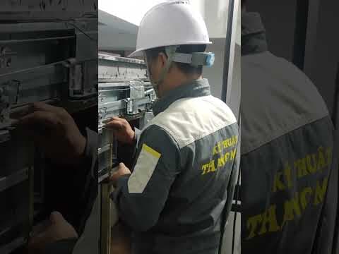 Lắp đặt đầu cửa tầng và đầu cửa cabin thang máy kính