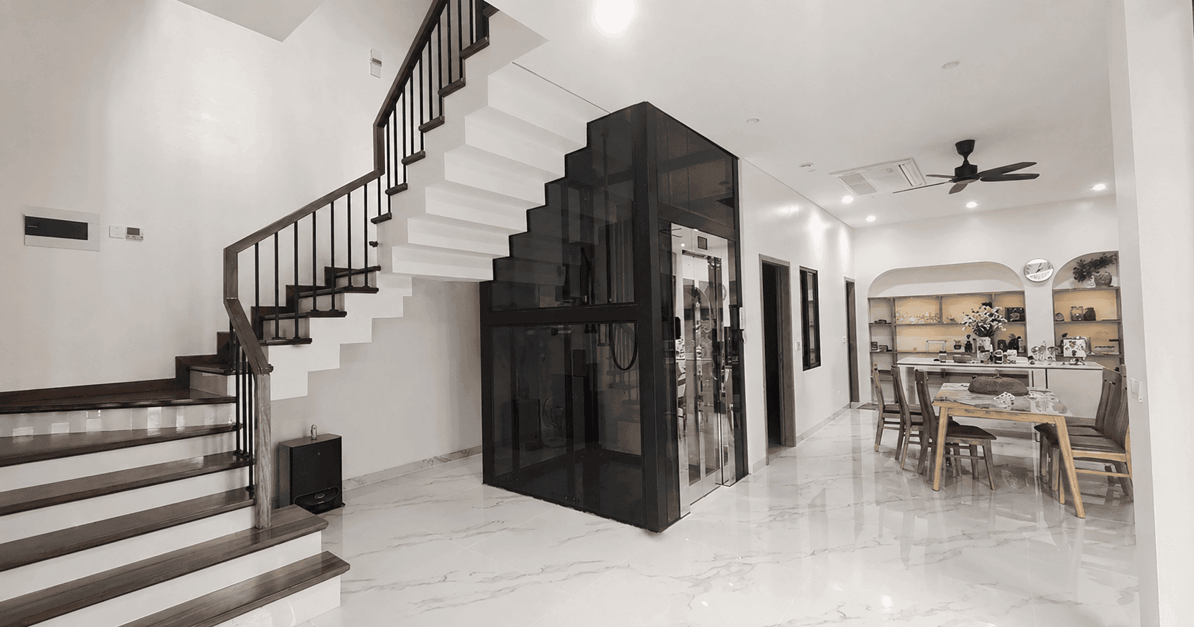 Thi công ốp vách kính thang máy chọn loại nào? giá bao nhiêu?