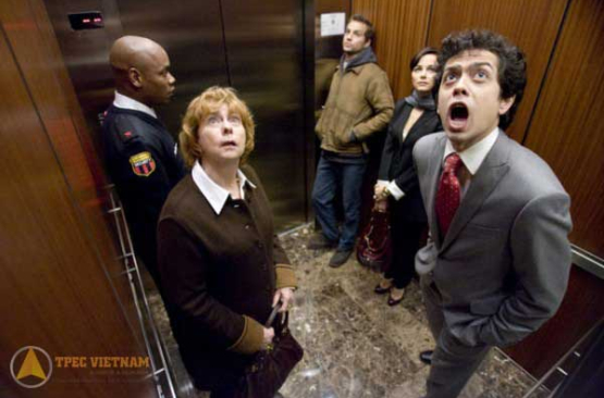 Phương pháp giải thoát khẩn cấp thang máy