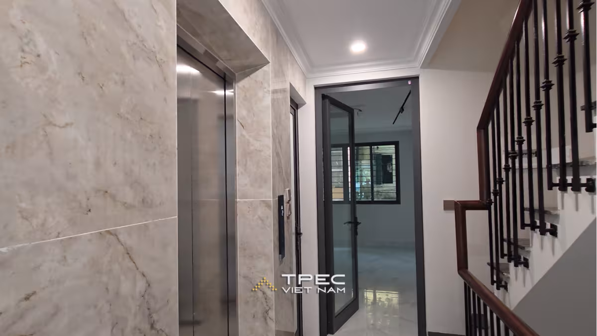 Bố trí thang máy hợp lý giúp việc di chuyển trong nhà thuận tiện