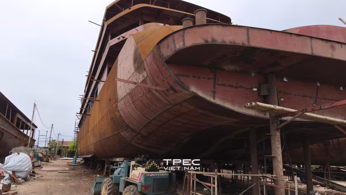 Công trường sản xuất tàu biển