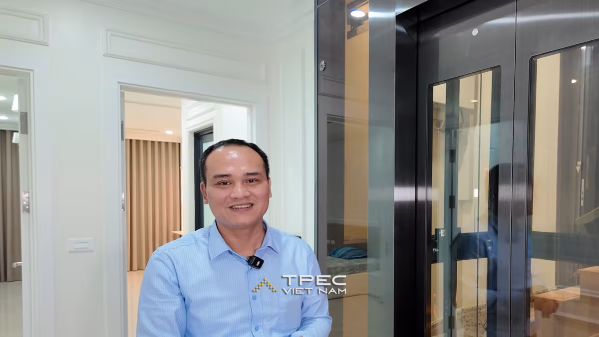 Cửa tâng thang máy inox sọc nhuyễn đen - chống bám vân tay