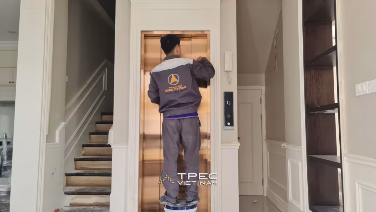 Kĩ thuật Tpec bóc nylon thang máy