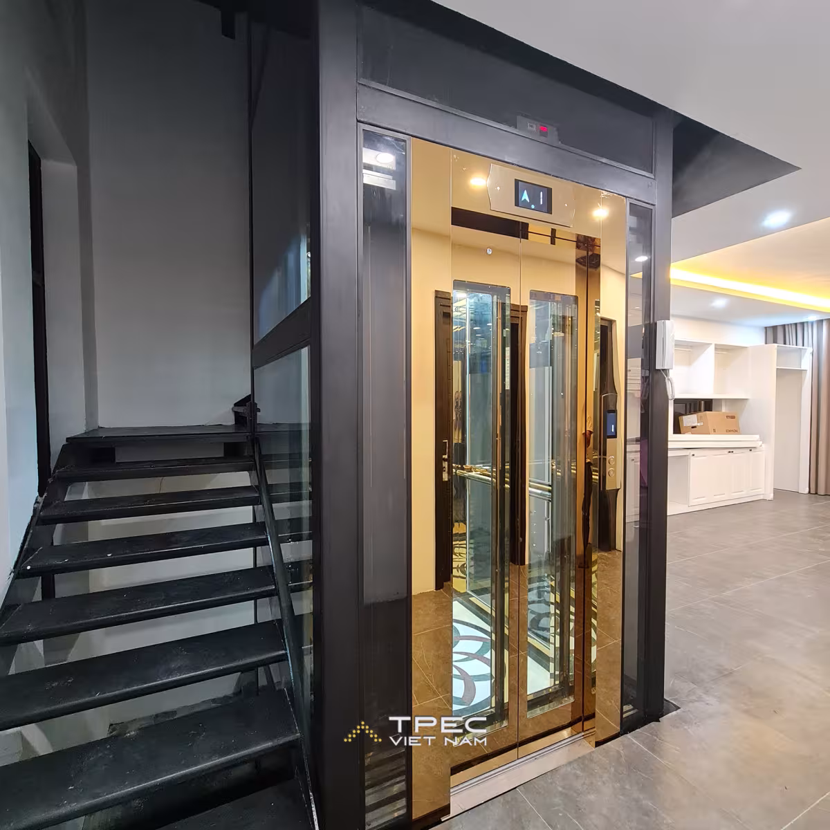 Thang máy kính cho Homestay tại Sơn tây
