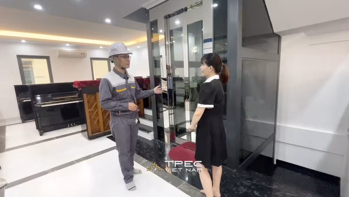 Thang máy kính cho showroom