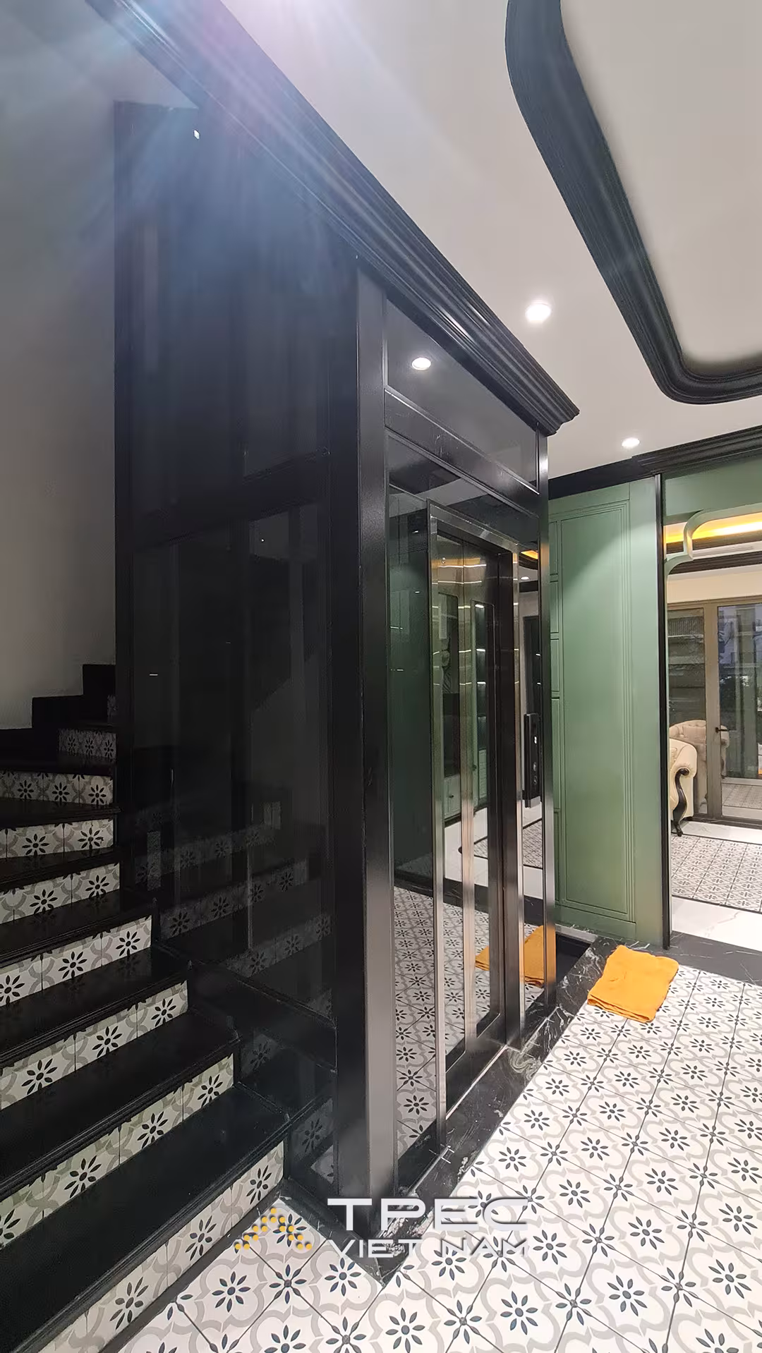 Thang máy lồng kính 350kg - The manor - Hà Nội