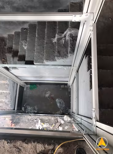 khung nhôm thang máy màu ghi