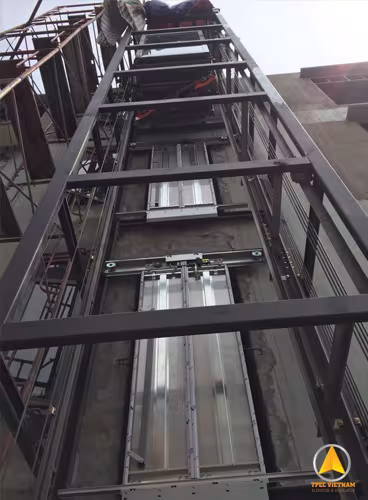 Khung thép chấn định hình lắp ngoài trời