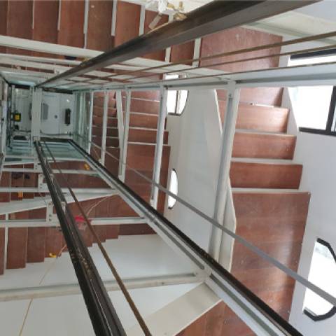 Khung thép thang máy {Chấn bắt ốc, Sơn tĩnh điện}