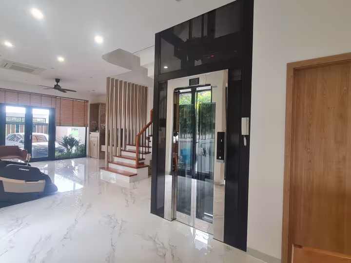Thang máy kính 630kg cho biệt thự