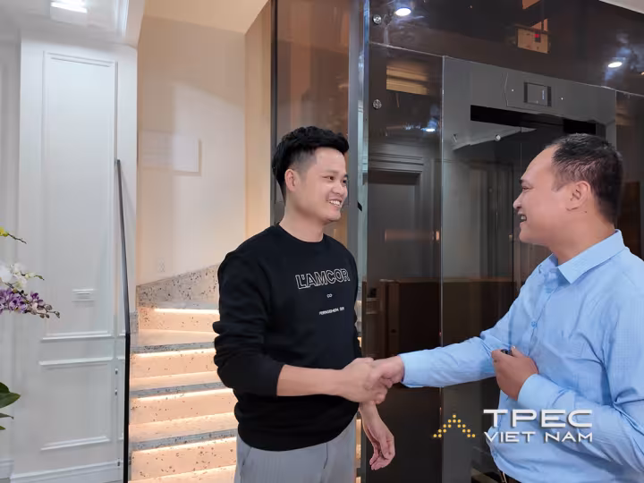 Dự án thang máy kính của tpec tại phố trung kính