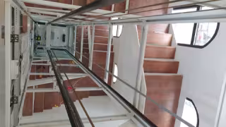 khung thép thang máy